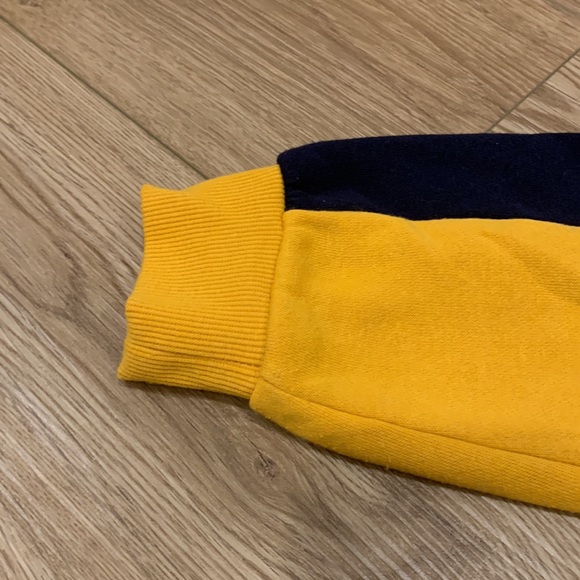 Nice sweatshirt with high neck with zipper • Yellow, White & Blue • - Picture 4 of 9